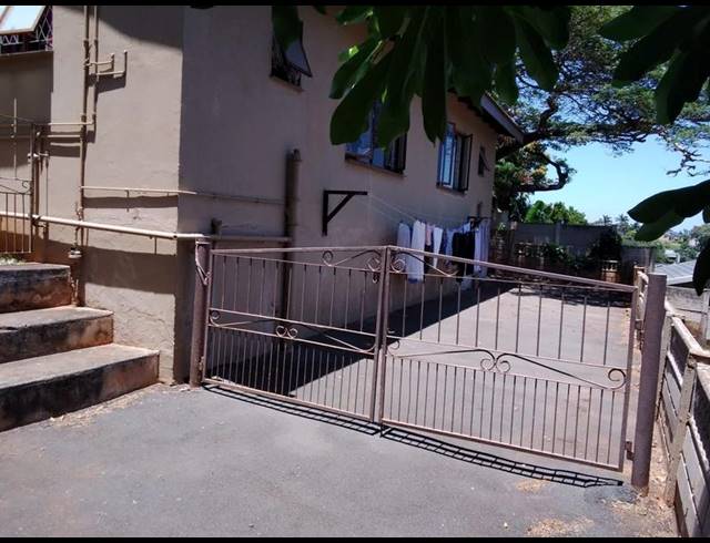 7 BEDROOM HOUSE FOR SALE IN GLEN ANIL